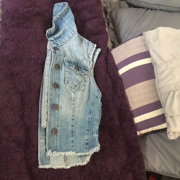 Jean Vest - Picture 3 of 4